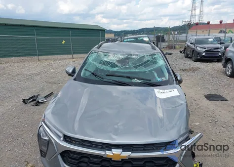 2024 Chevrolet Trax Fwd Lt из США, поврежденный, VIN KL77LHE2XRC002605